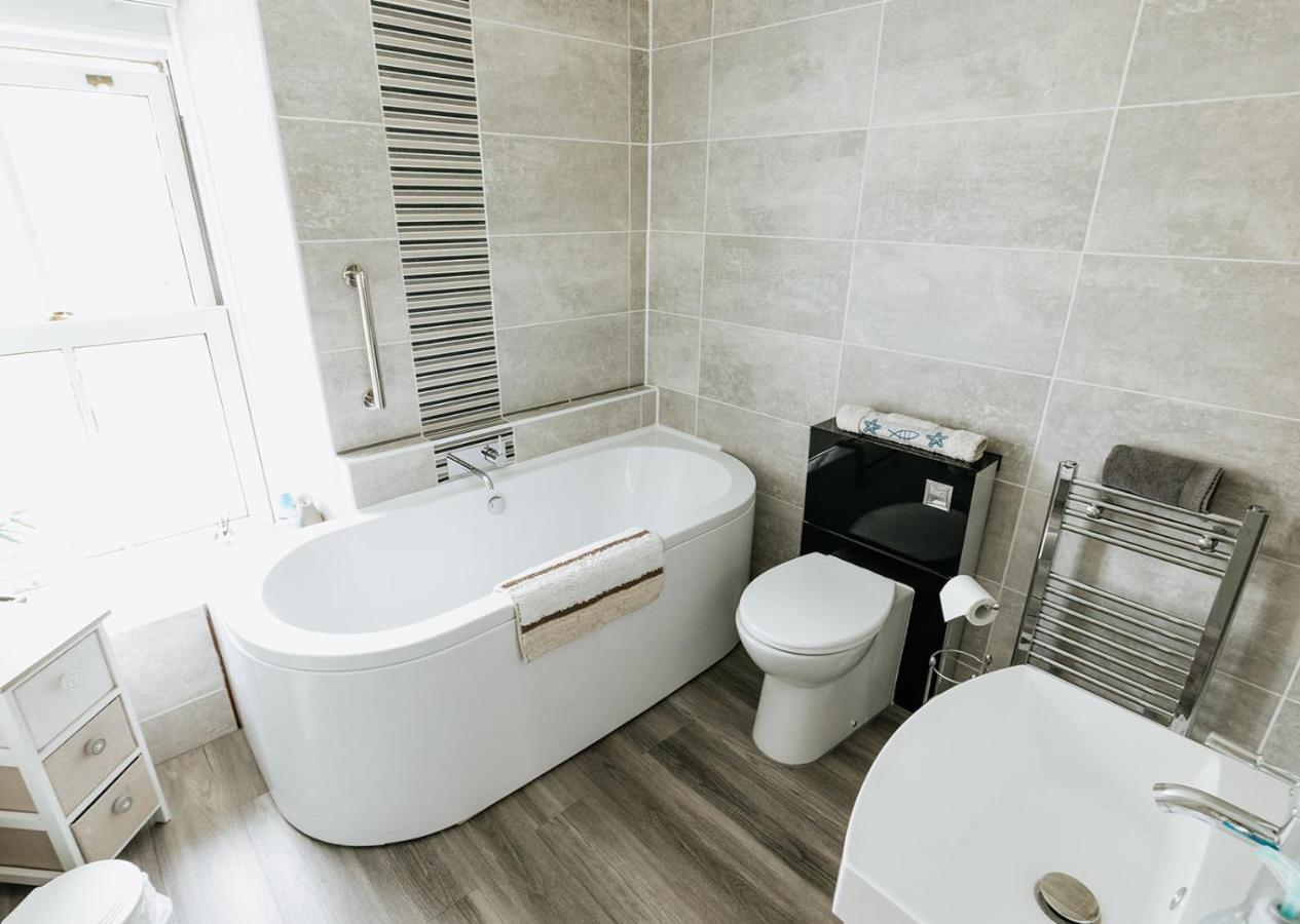 Willow Cottage - Cost 3 Bed Cottage In Penrhyn Bay With Sea Views With Access To Snowdonia Rhôs-on-Sea المظهر الخارجي الصورة